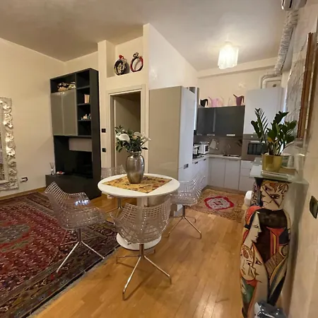 Casa Cairoli Apartment